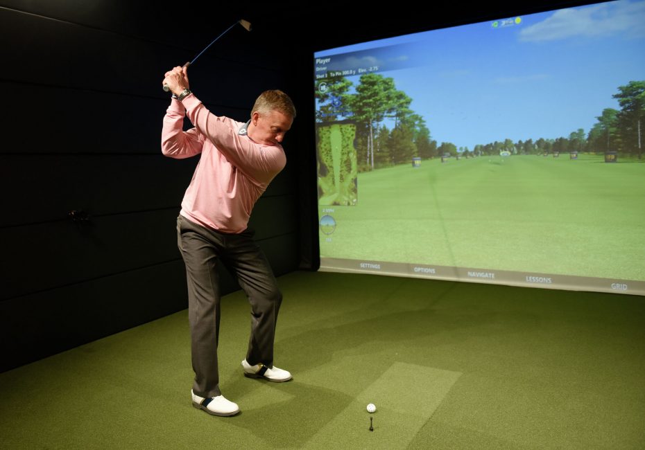 indoor golf clubs offer league